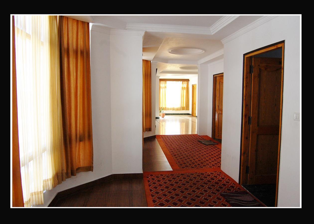 Lords Residency Hotel Manāli Kültér fotó